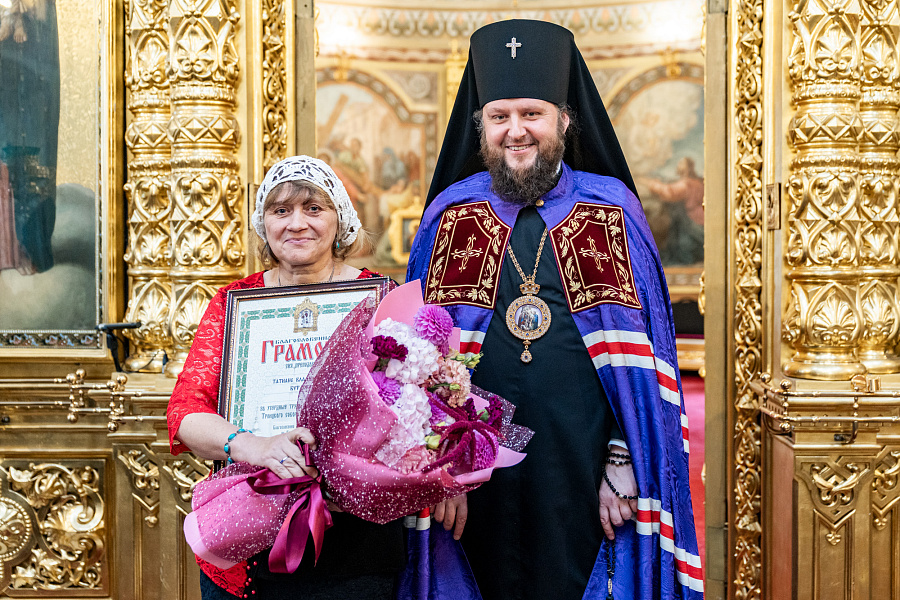 Божественная литургия в праздник Воздвижения Креста Господня в Троицком кафедральном соборе Подольска